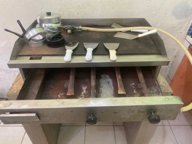 Chapa a Gás Profissional - Semi Usada, em ótimo estado! - Foto 2
