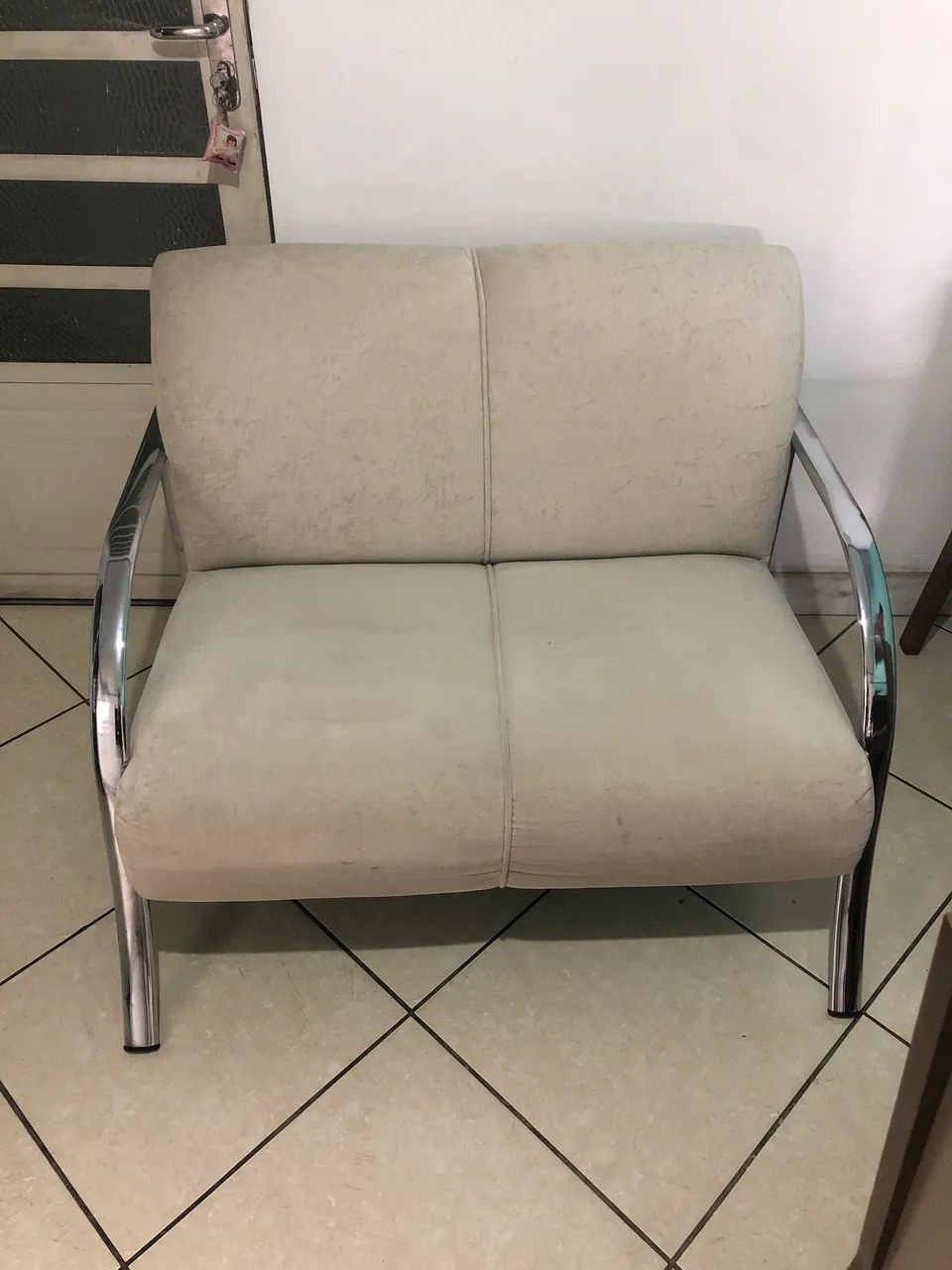 Poltrona sofá de 2 lugares
