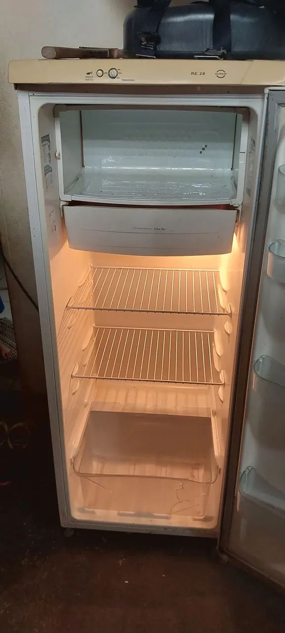 Vende se geladeira eletrolux - Foto 3