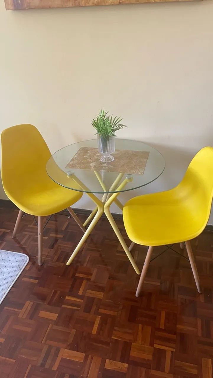 Mesa de Vidro com Cadeiras