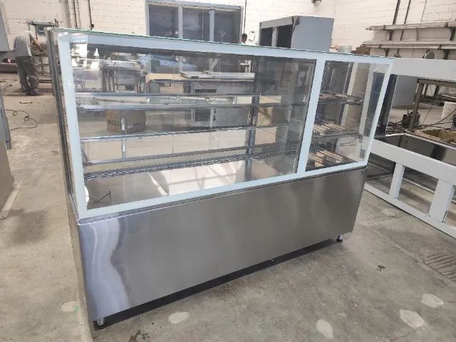 Vitrine Expositora Refrigerada em Inox 1200x600x1250
