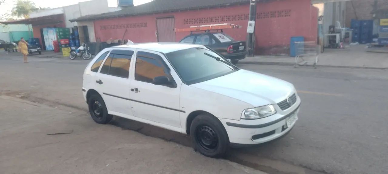Volkswagen Gol GOL 1000 MI 16V/ OURO 2P 2000