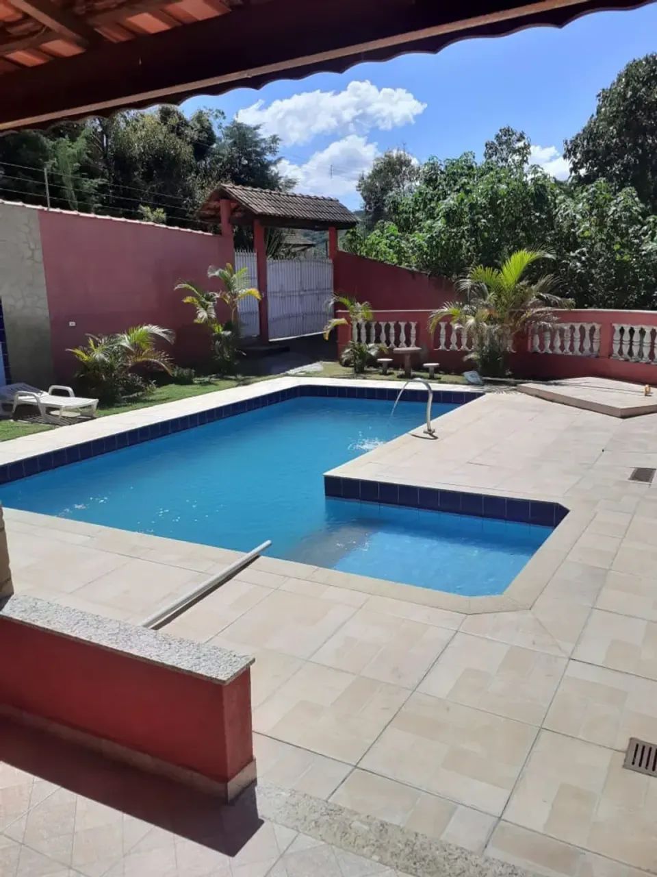 chacrinha em Mairípora sp com piscina.