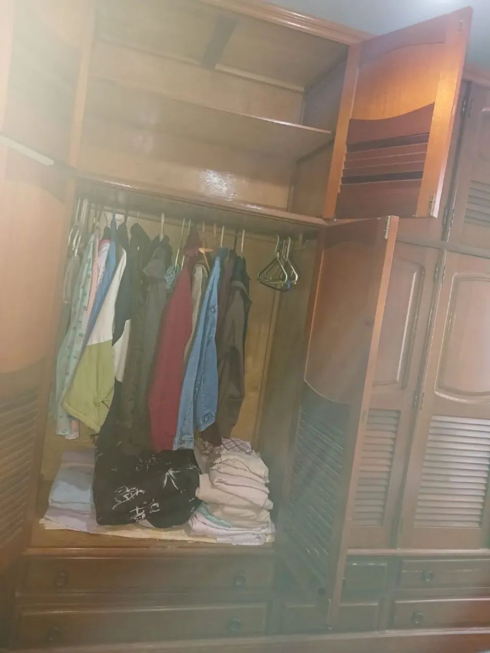 Guarda roupa duplex e cama de casal - Foto 5