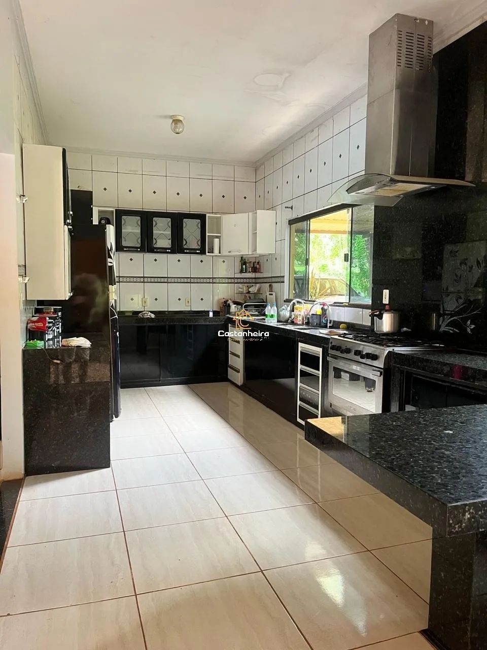 Chácara Próximo Av. JK com Casa de 05 Quartos - Centro - Foto 4