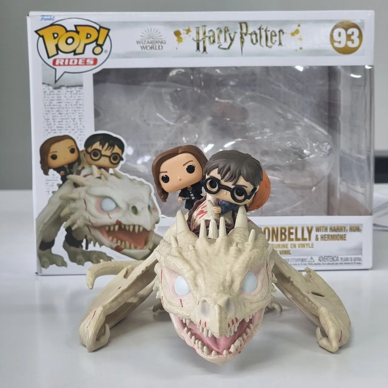 Funko Ukranian Ironbelly com Harry, Rony e Hermione 