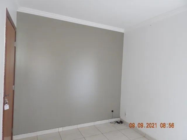 Sala grande QNM 18 proximo praça cidadao