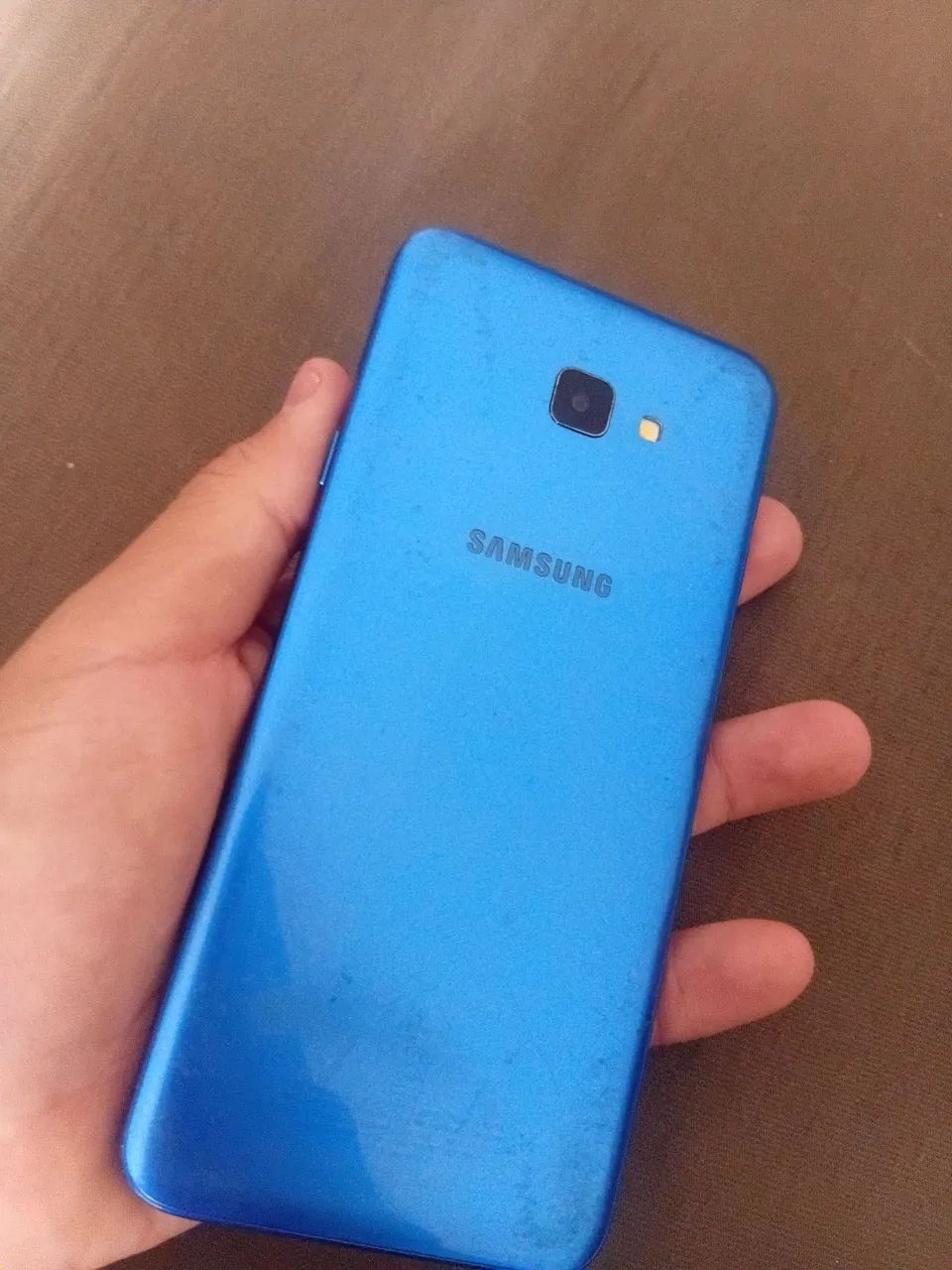 Celular Samsung Galaxy J4 Core não liga 