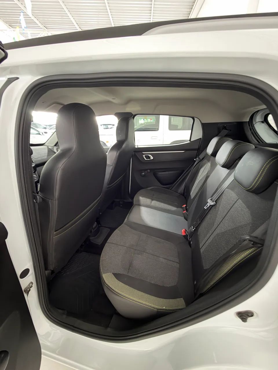 Renault Kwid Outsider 1.0 Flex 12V 5P Mec. 2025 - Foto 4