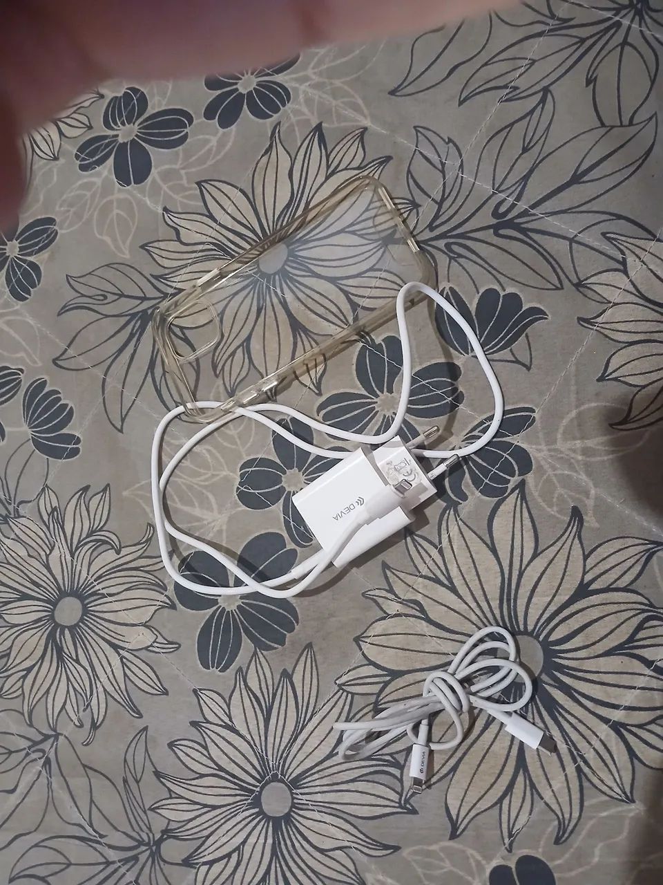 Carregador para Iphone e Capinha transparente 