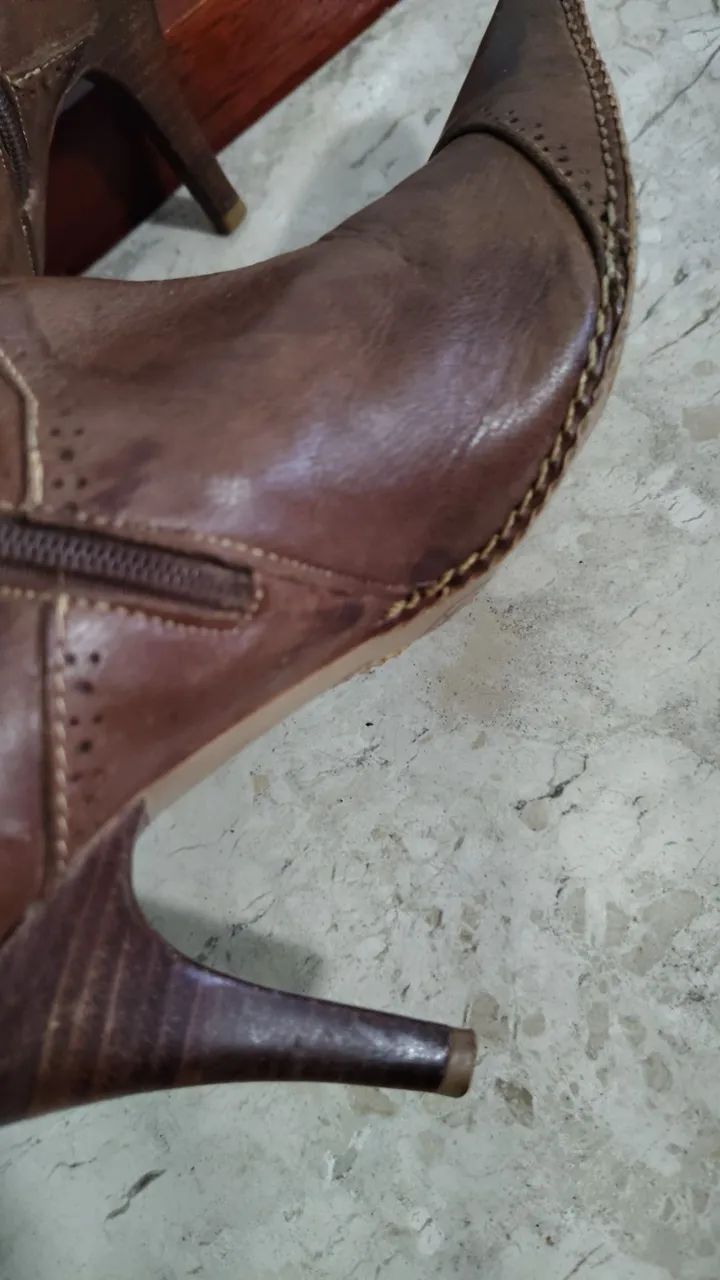 Bota em couro feminina - Foto 3