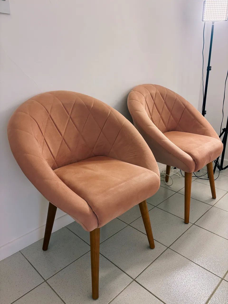 kit sofa namoradeira + 02 poltronas rose gold - Foto 2