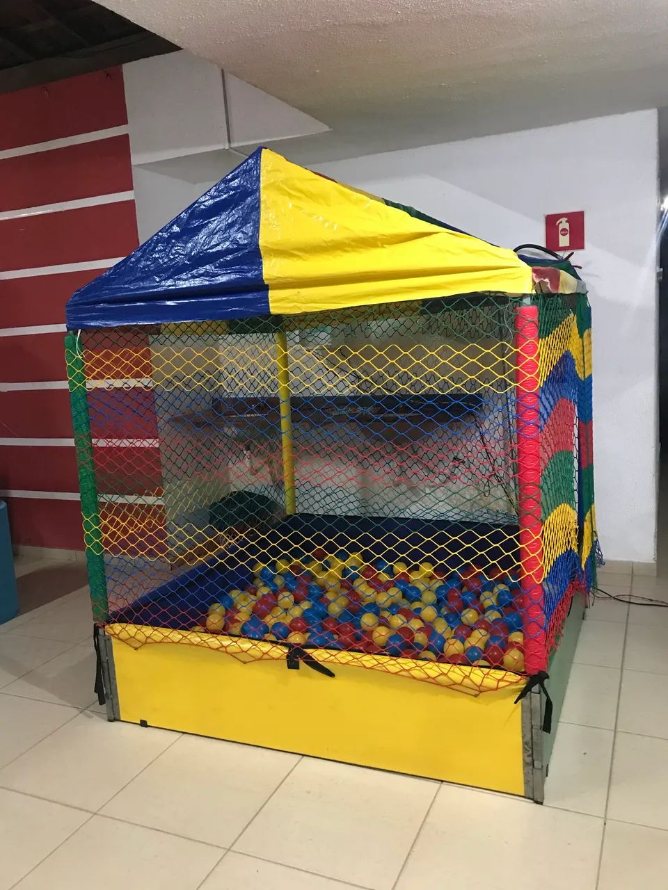 Aluguel de pula pula casinha de bolinha pipoca e algodão doce  - Foto 4