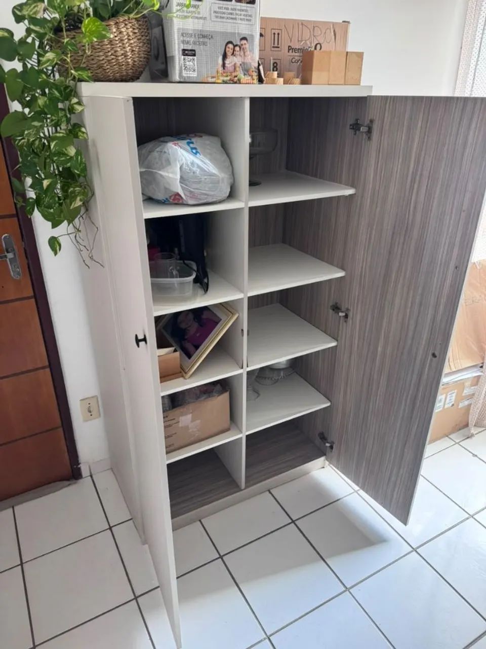 Armário utilitário 0.90x1.60x0.50 em MDF, adesivado. - Foto 3