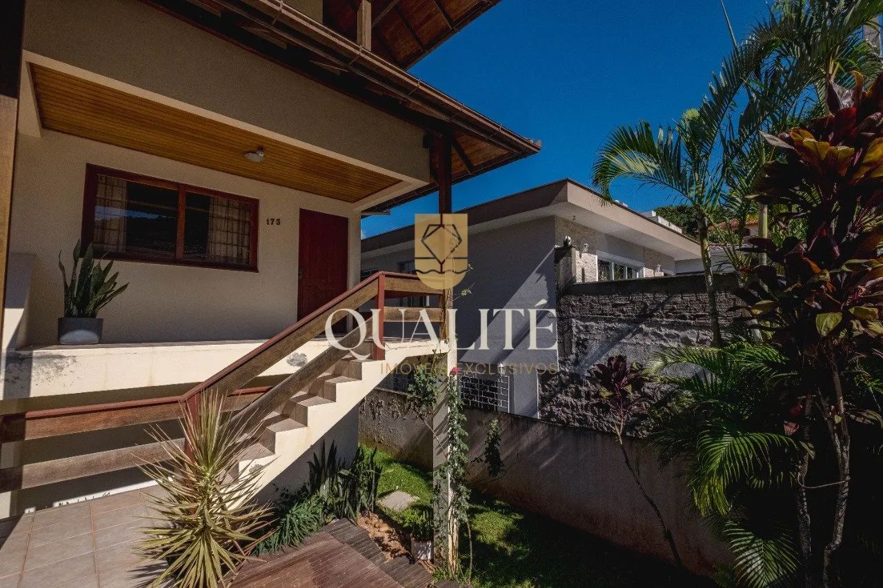 Casa à Venda com 4 Dormitórios na Trindade - Florianópolis/SC - Foto 4