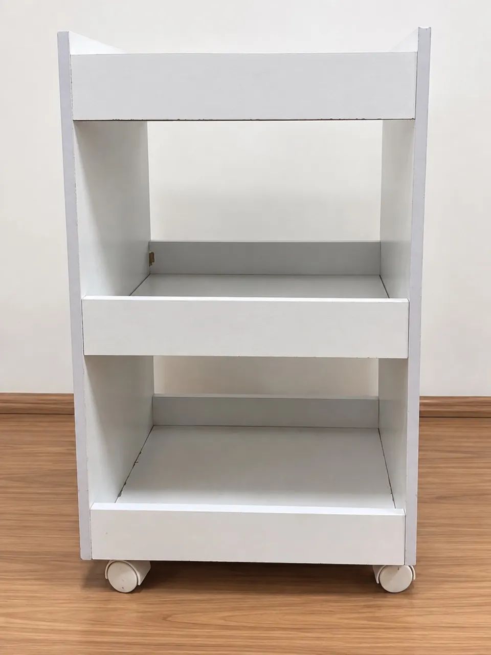 Carrinho Auxiliar Multiuso Branco com Rodízios 65cm - Foto 2