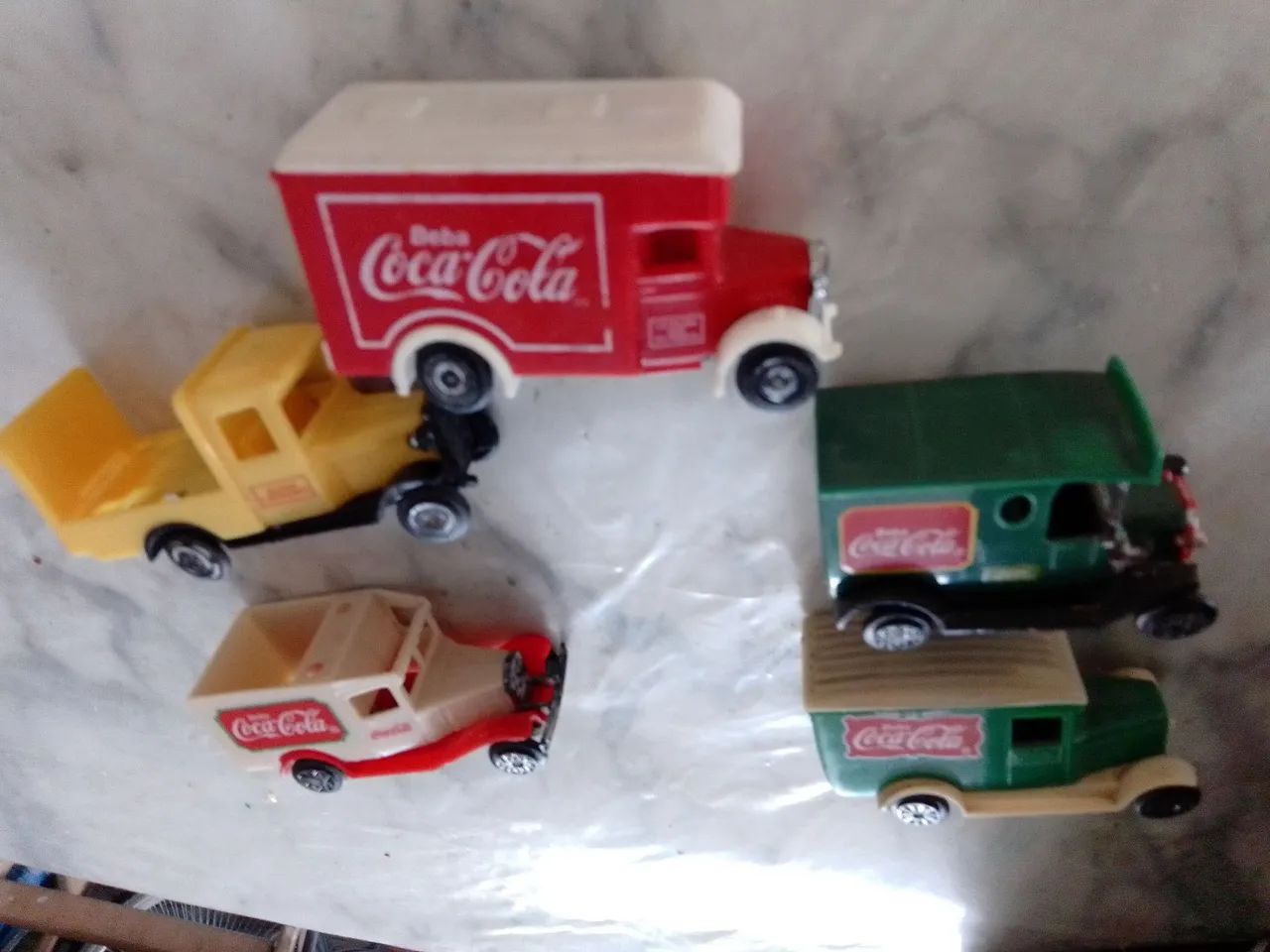 Mini caminhões da coca cola com detalhes  - Foto 3
