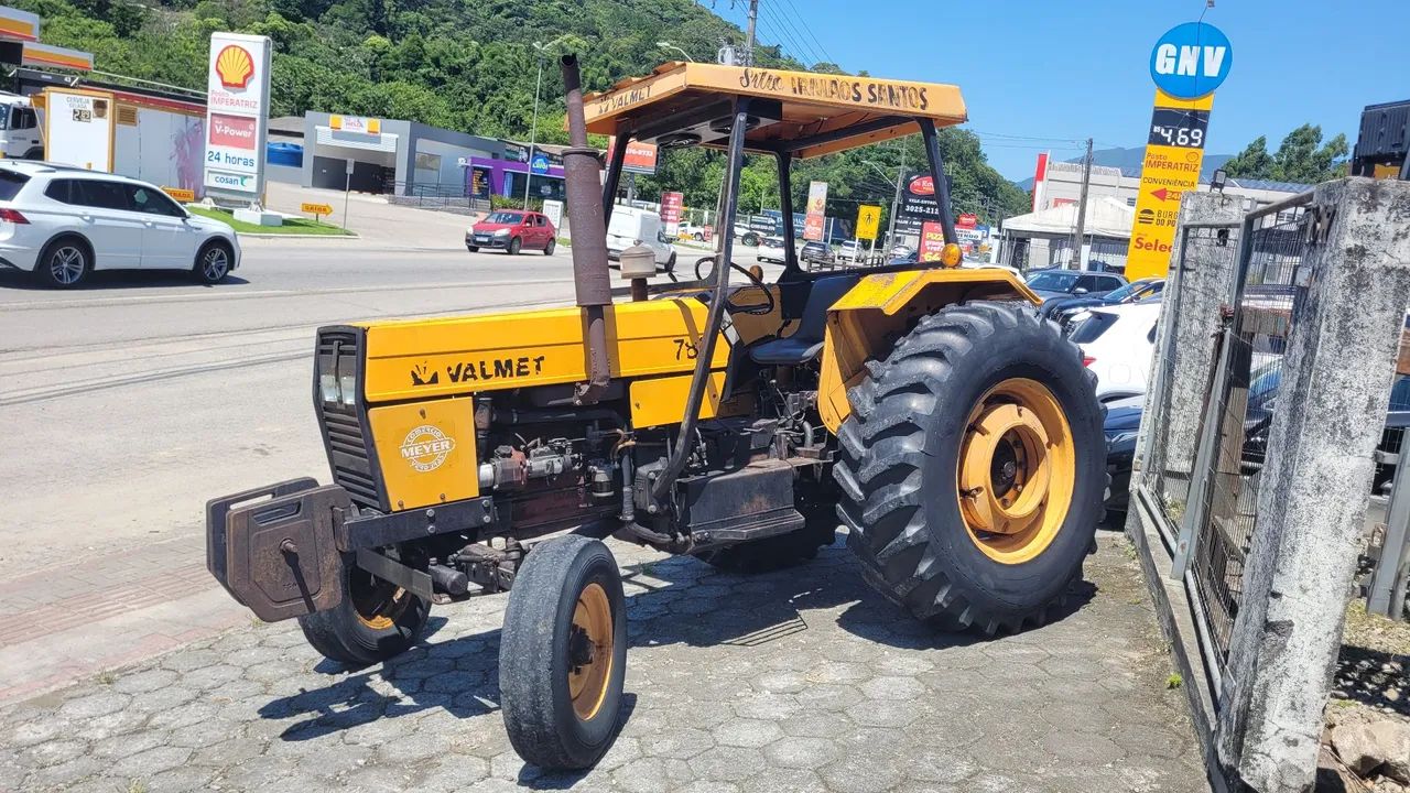 Trator Agrícola 4x2 Valmet 785 - Foto 2