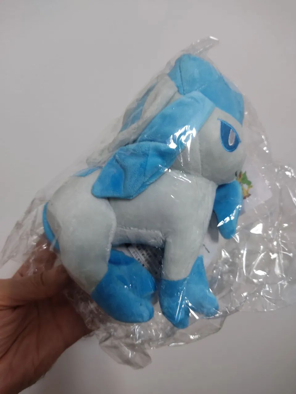 Pokémon Glaceon de pelúcia  - Foto 2