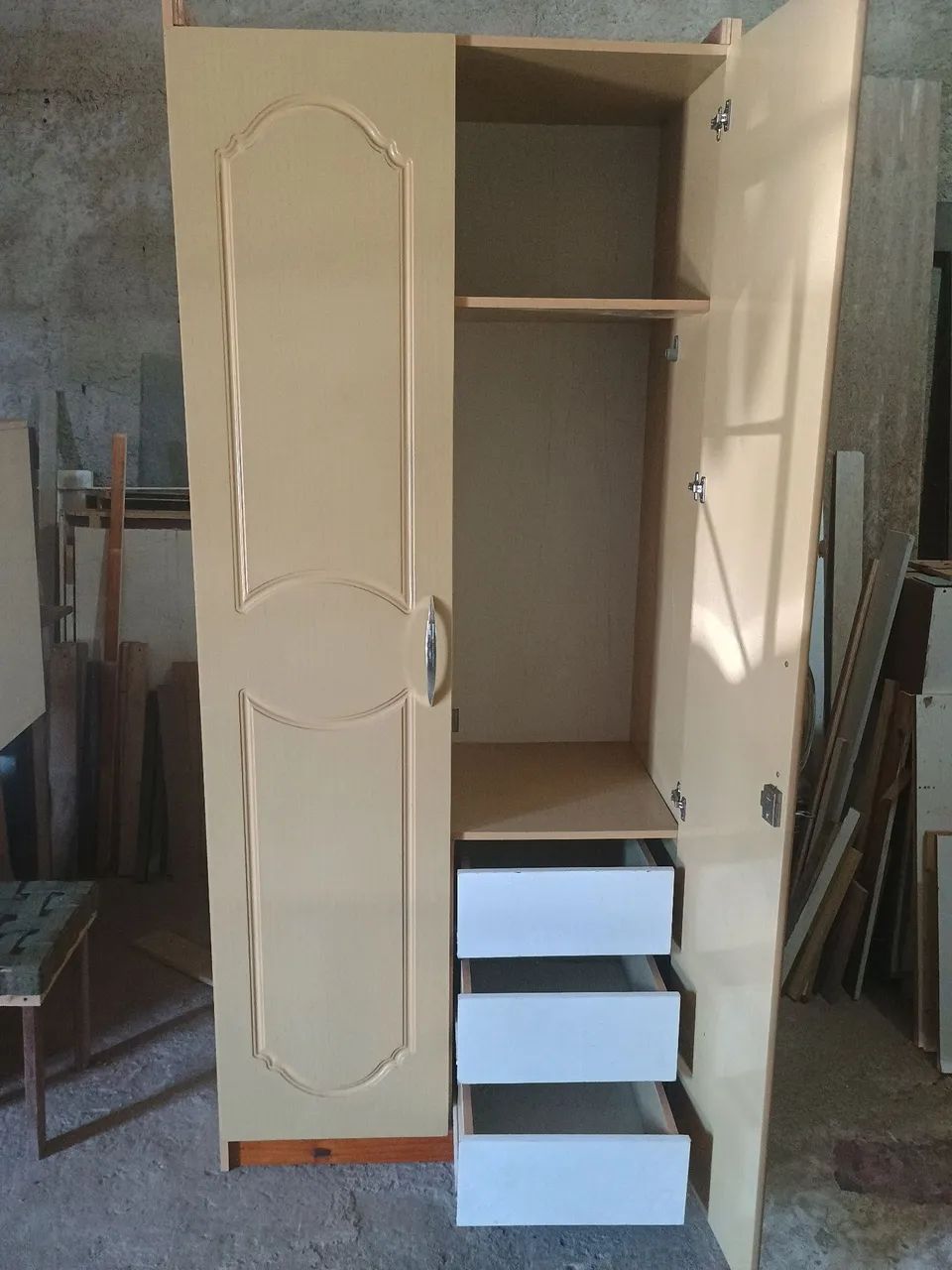 Guarda roupa de solteiro com espelho. - Foto 4