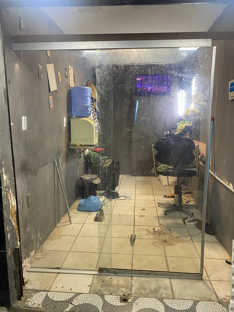 GLASS DOOR