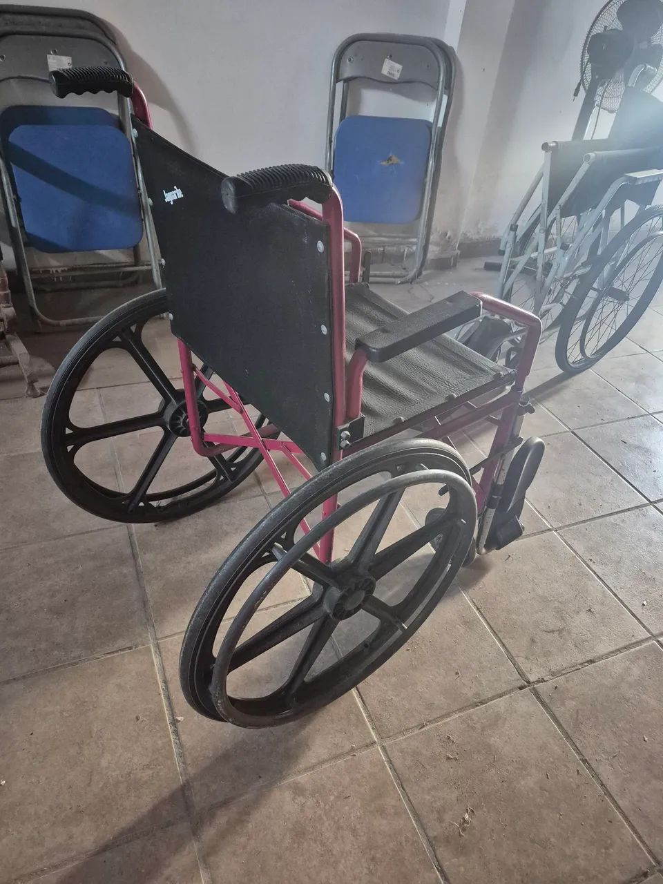 Cadeira de Rodas - Foto 3
