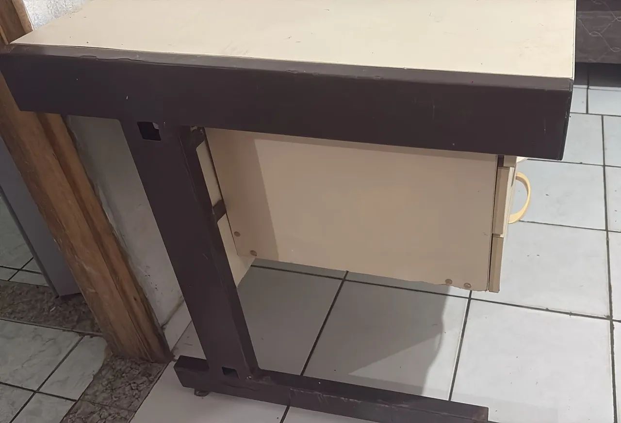 Vende-se uma mesa de escritório  - Foto 4