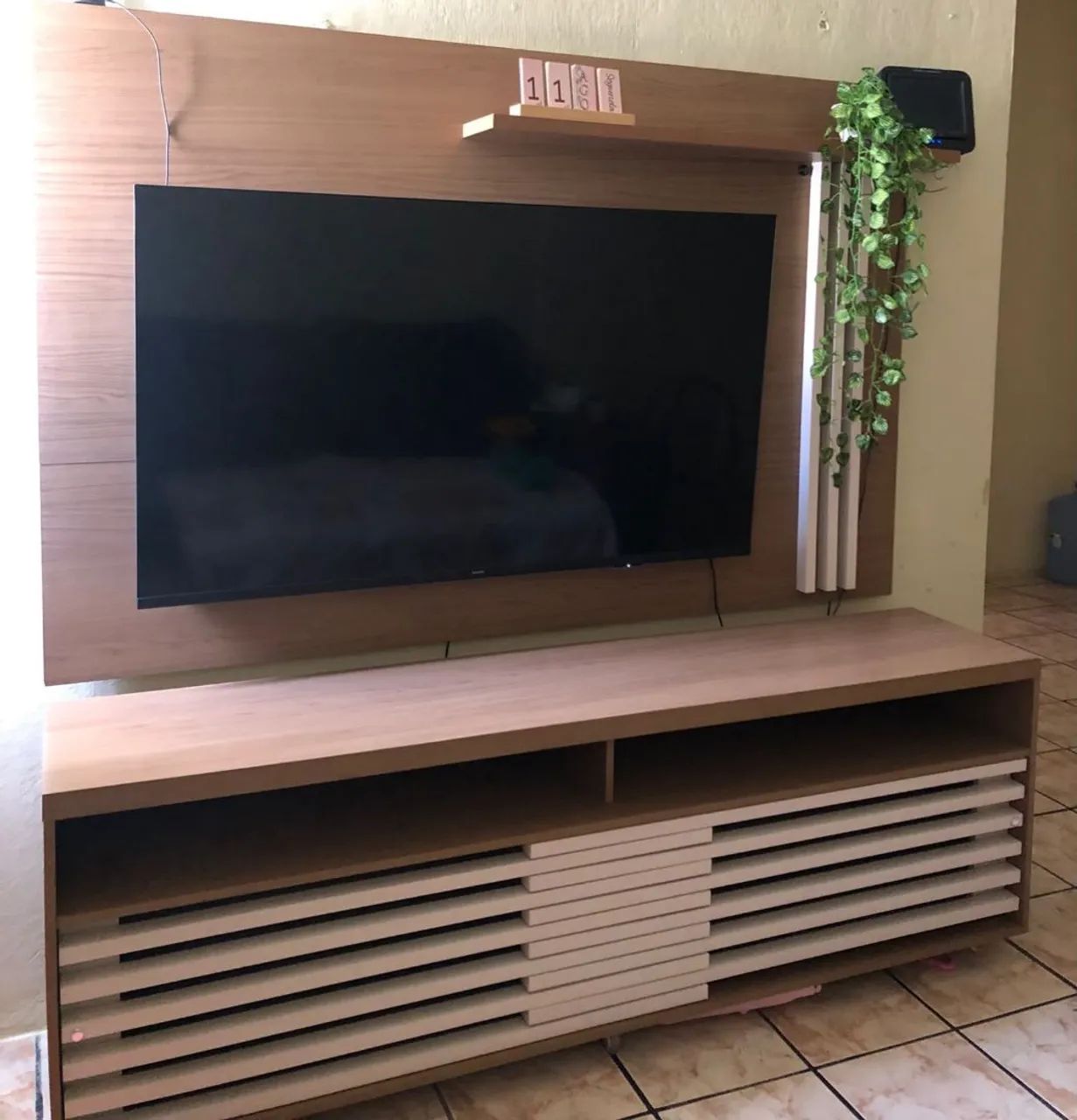 Vende-se essa linda TV 55 polegadas 4K+Rack única dona 