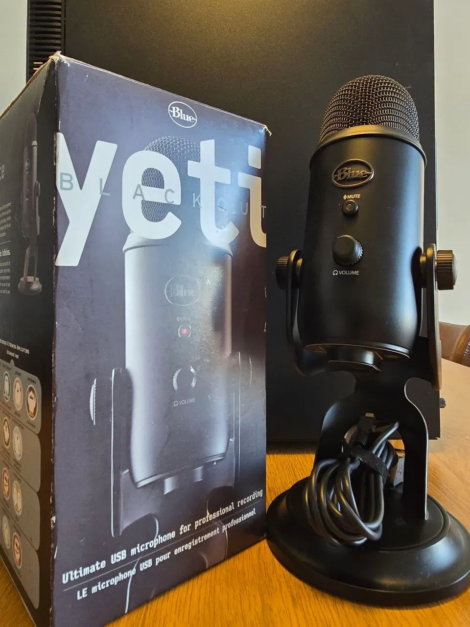MICROFONE LOGITECH BLUE YETI BLACKOUT  - Foto 2