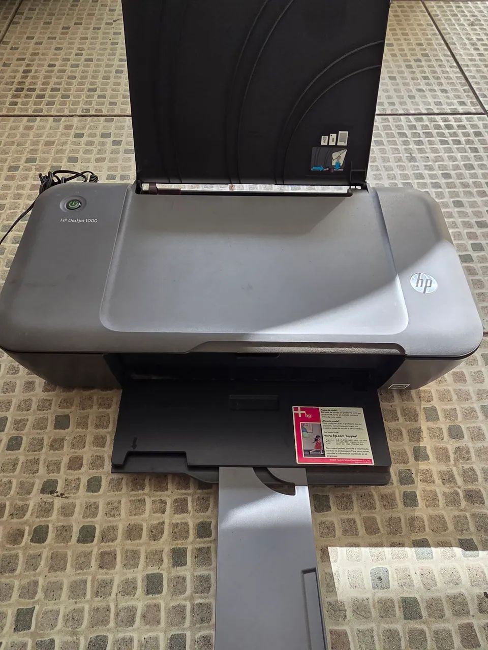 Impressora HP Deskjet 1000 ligando sem testes 