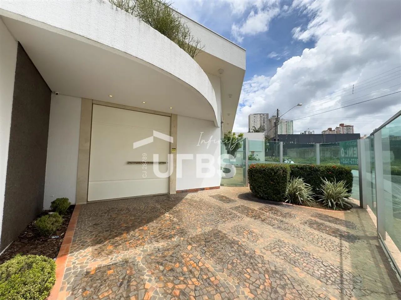 Sobrado comercial com fino acabamento - Foto 2