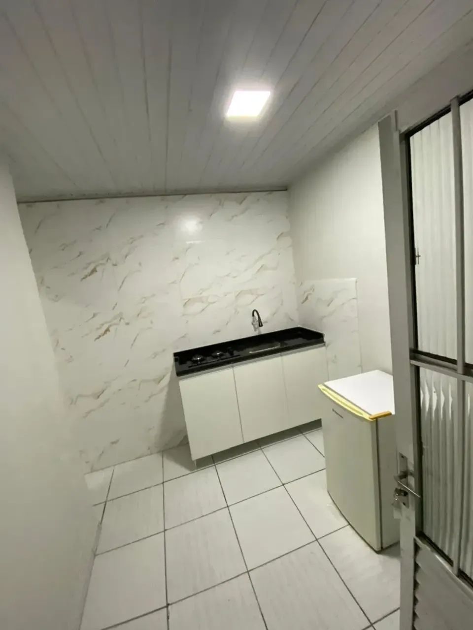 Kitinet mobiliada com água energia wifi já incluído - Foto 4