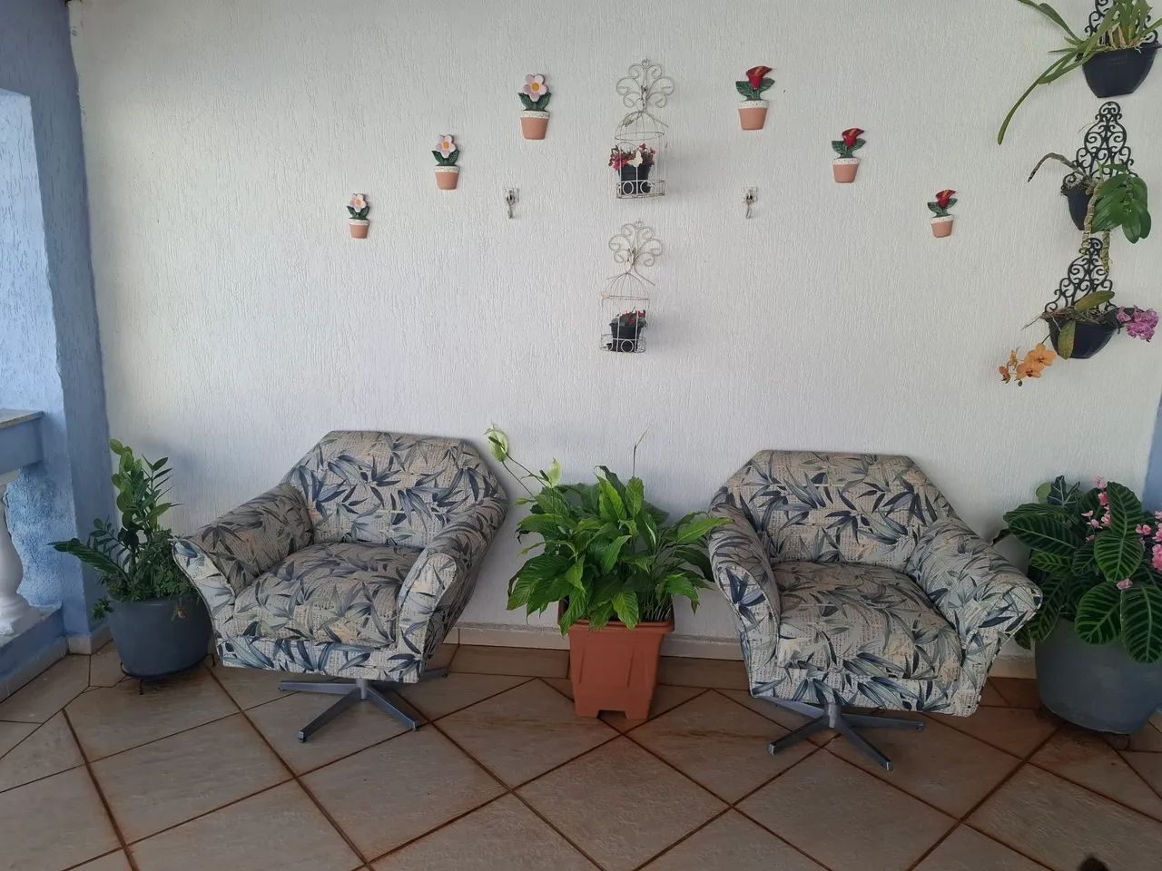 Cadeiras giratórias floridas impermiaveis ótimo estado 