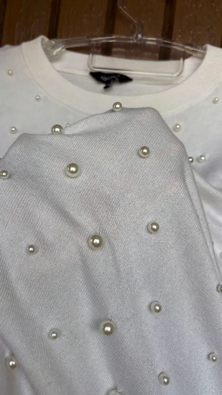 blusa de tricô feminina branca com pérolas YSC - Foto 3