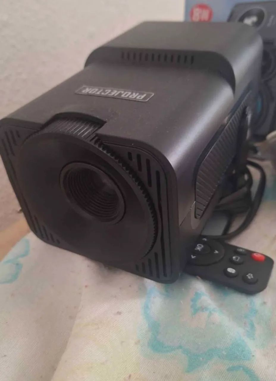 Projetor HY320 