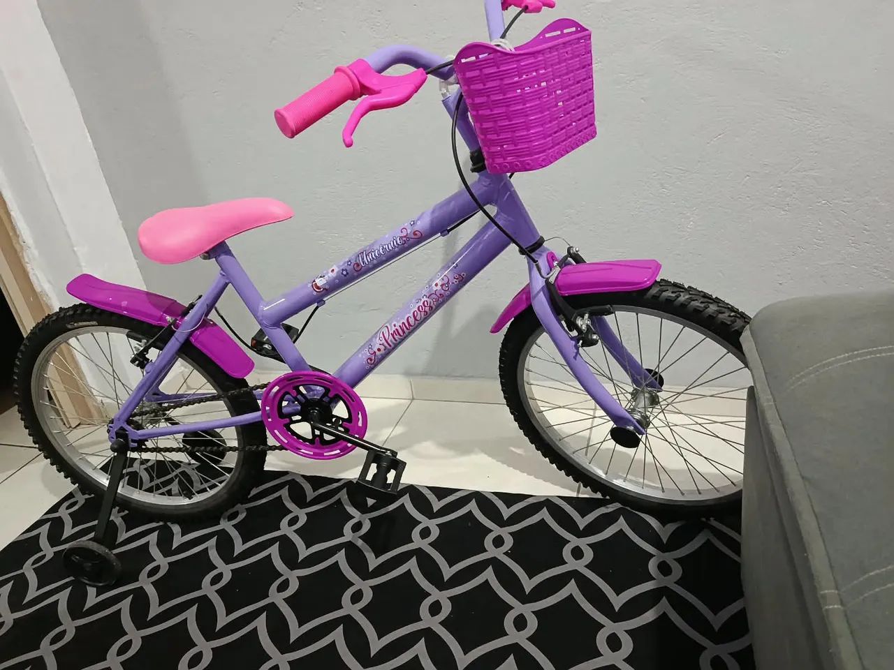 Bicicleta semi nova aro 20