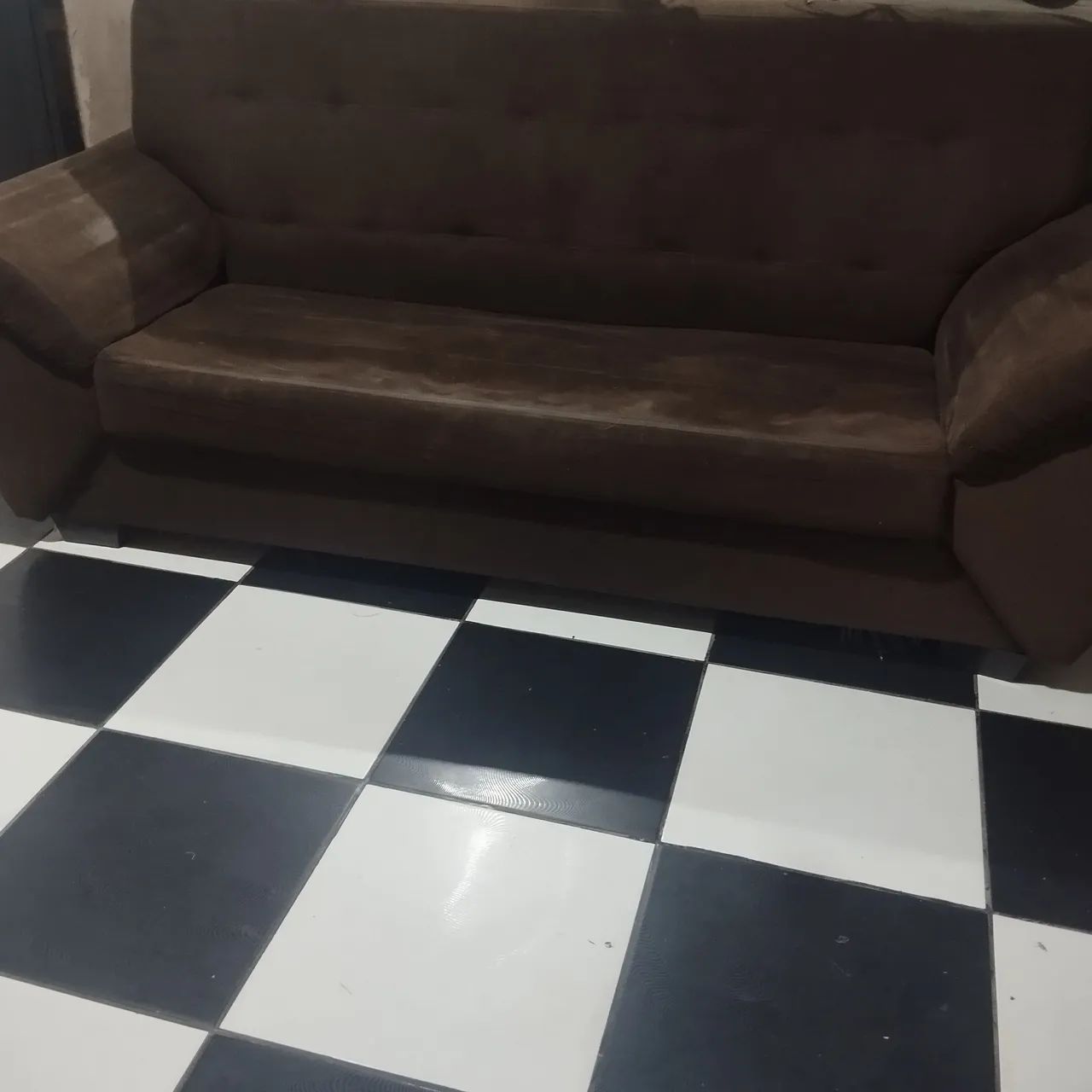 Vendo sofá 3 lugares tecido de camurça  - Foto 2