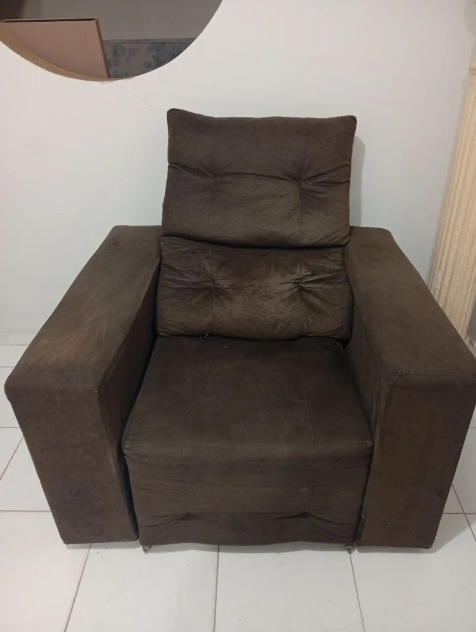 Poltrona do Papai precisando ser reformada para Capotaria. 