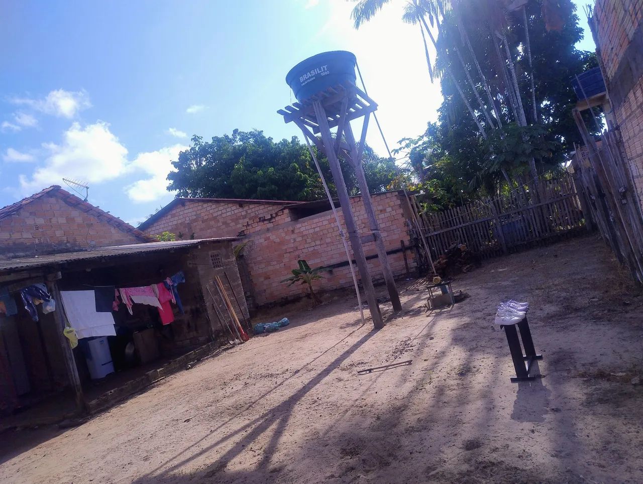 Vendo casa com tereno grande - Foto 4