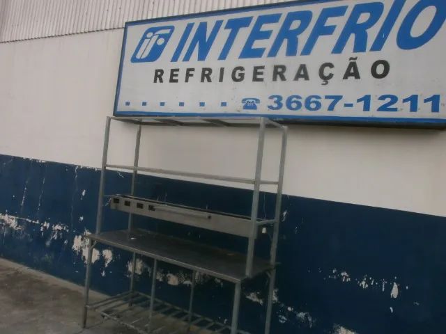 mesa com tampo em inox- com espaço para cubas -codimentadora e 2 prateleiras sobre o tampo - Foto 5