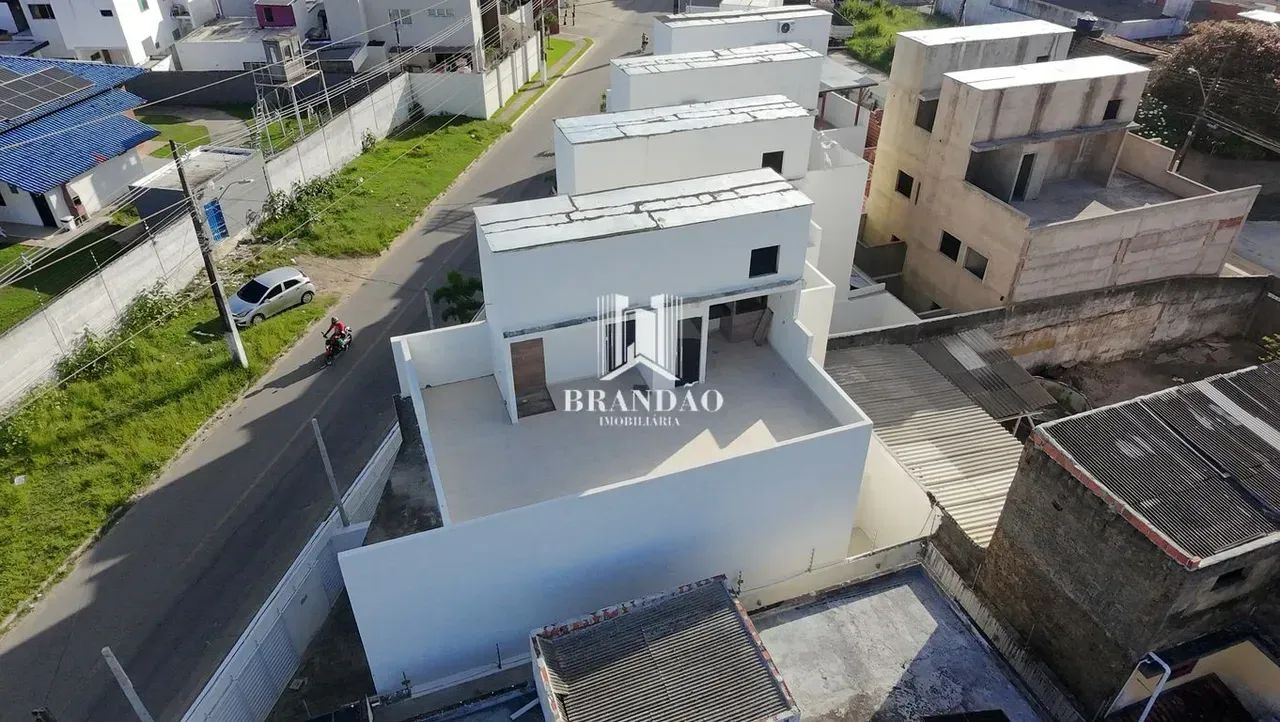 Casas Triplex no Antares  3 a 4 Quartos, Suíte e Garagem Ampla