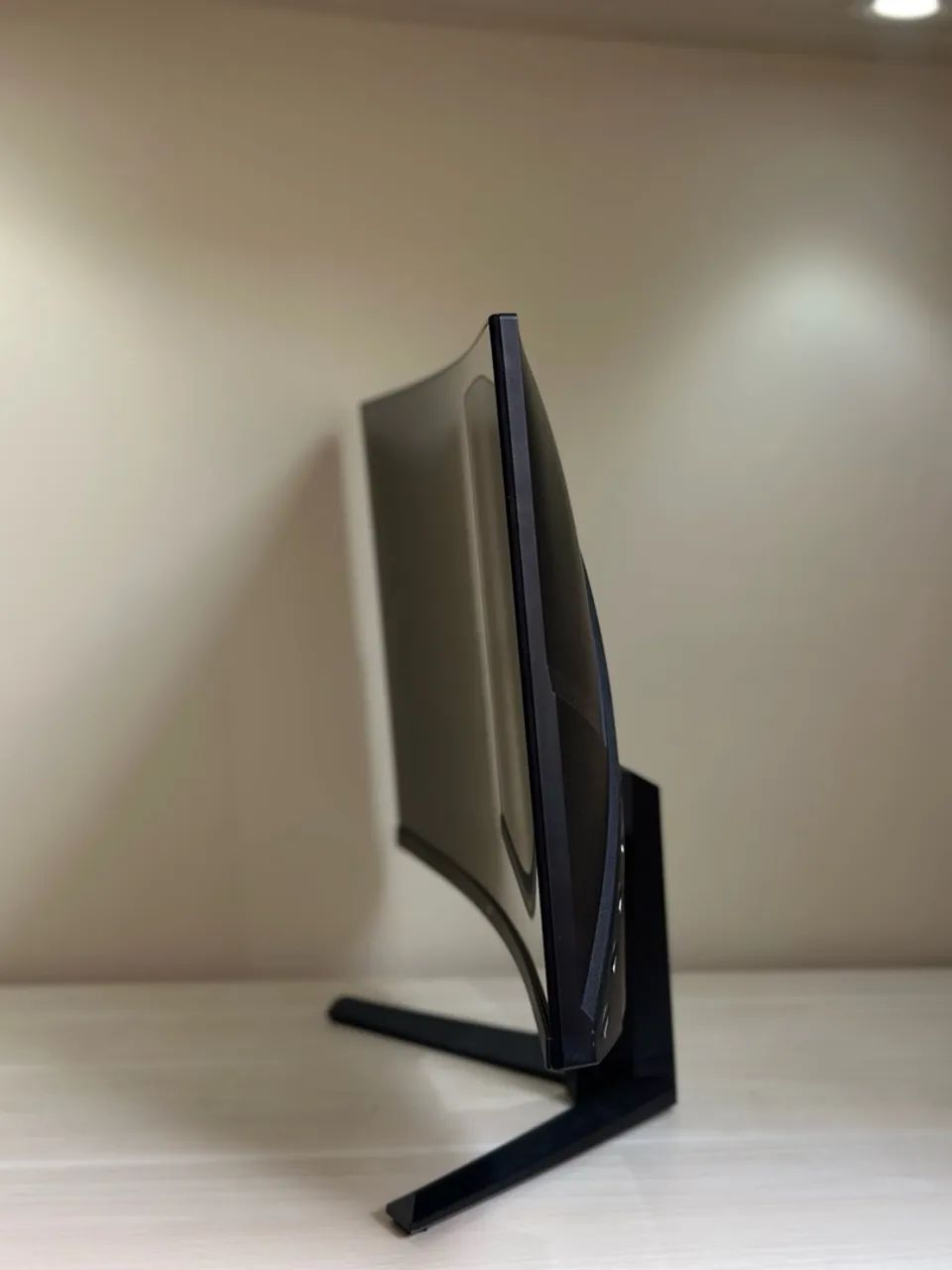 Monitor Curvo 200Hz 0,5ms SUPERFRAME  - Foto 2