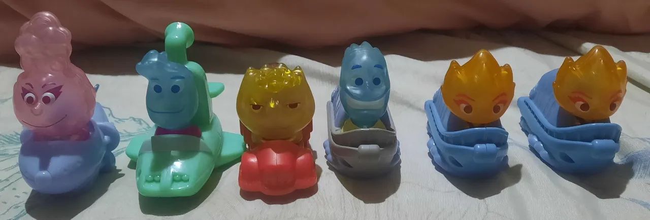 Lote Os elementos Disney Pixar McDonald's 