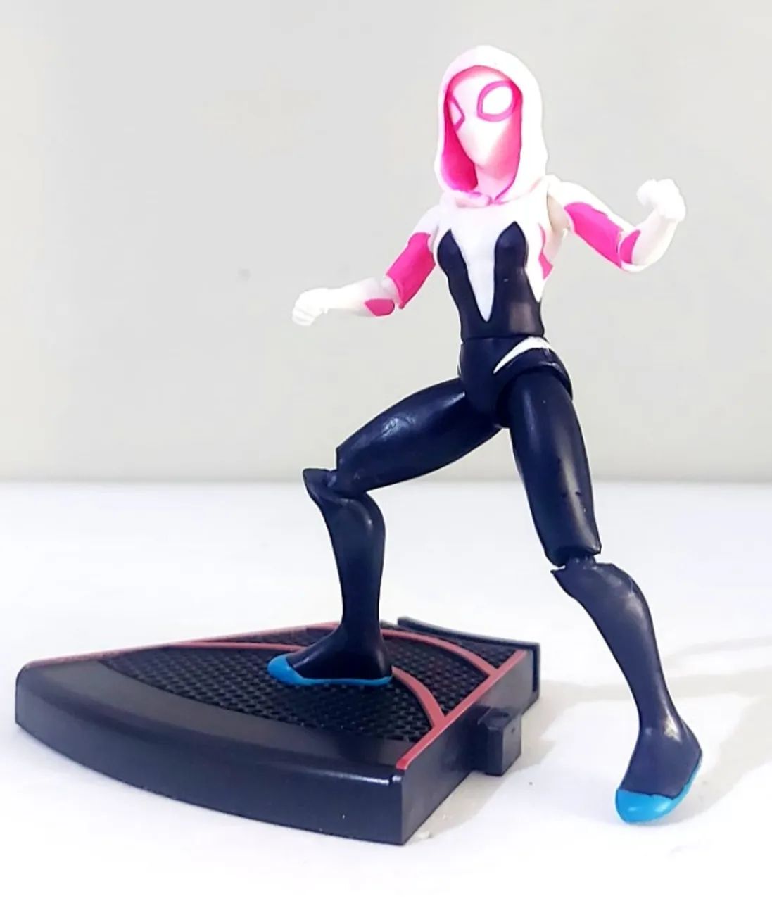 Action Figure Ghost Spider Marvel Universe Disney 10cm - Foto 4