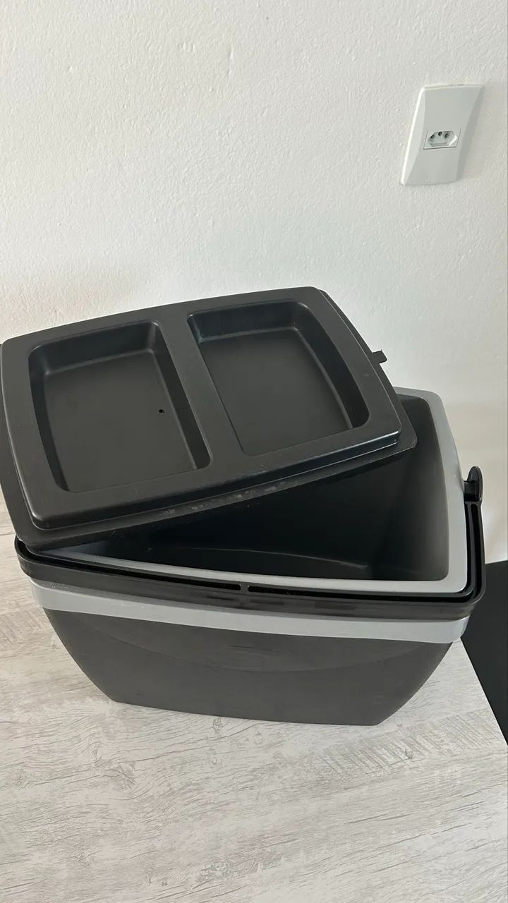 Caixa térmica Mor preta 26 Litros  - Foto 6