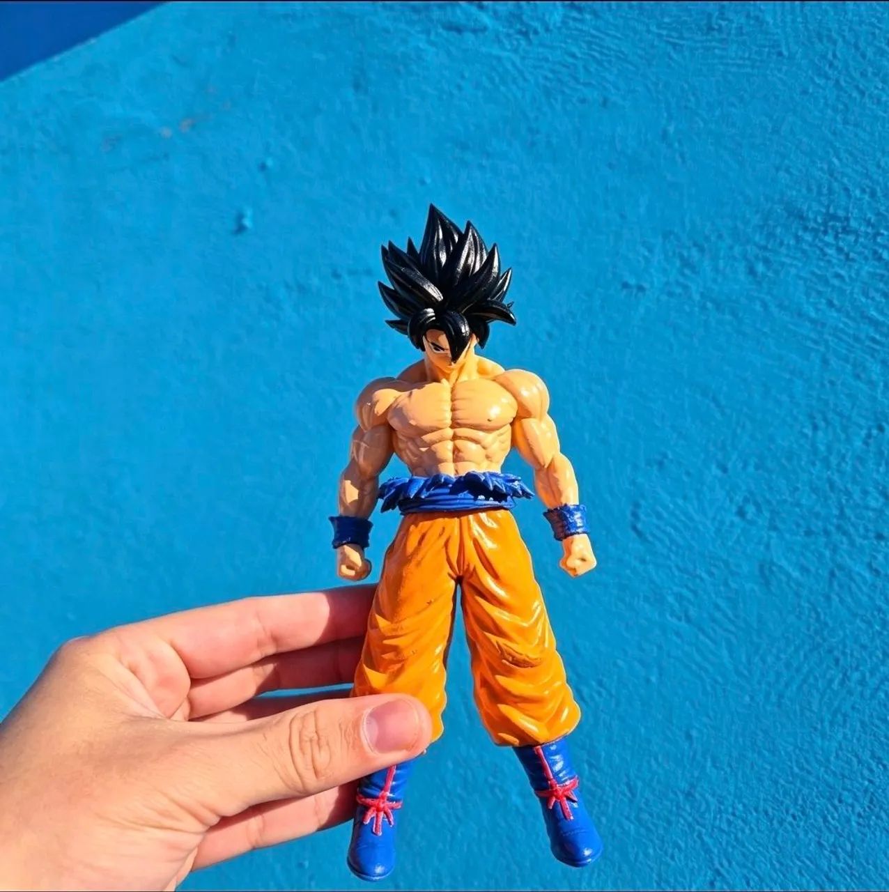 Goku Determinado 20 cm - Pintado à Mão | Edição Premium - Foto 3