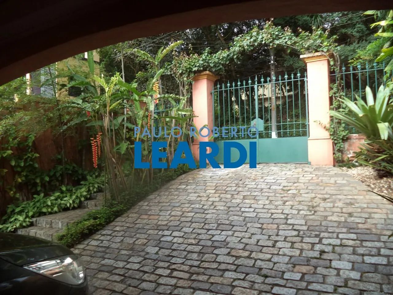 CASA ASSOBRADADA - MORUMBI - SP