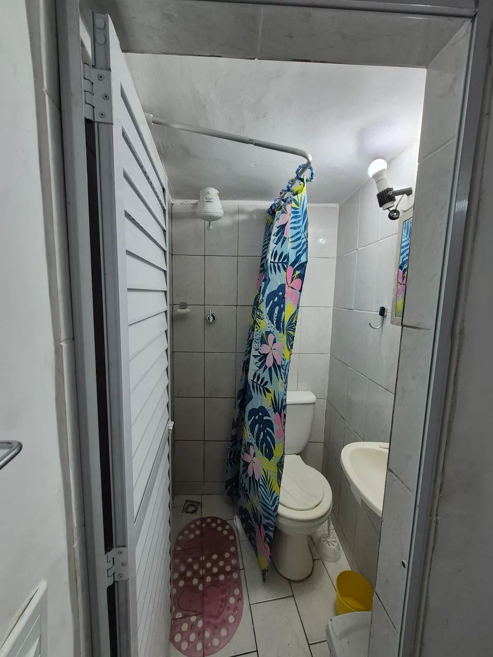 Quarto individual com banheiro independente  - Foto 3