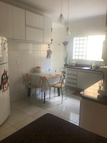 Linda casa 4 quartos sendo 3 suíte - Foto 12