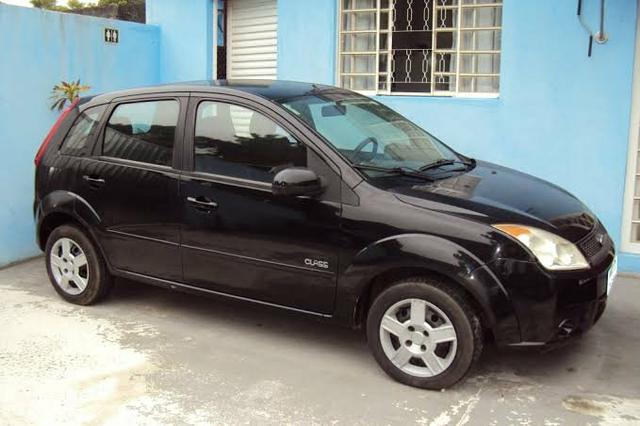 Vendo ou troco por carro de menor valor